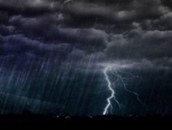 BMKG: Waspadai Potensi Hujan Lebat-Petir-Angin di Tanah Air Pada Senin