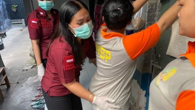 Lapas Singaraja menggandeng aparat penegak hukum (APH) menggelar razia dan tes urine Warga Binaan Pemasyarakatan (WBP) dan petugas pada Senin (13/11/2023).