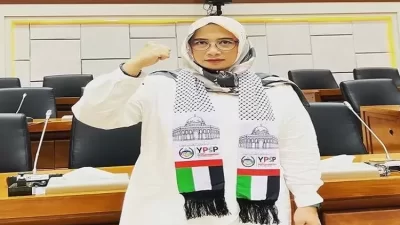 Syal Anggota DPR RI Saat Beri Dukungan pada Palestina Jadi Sorotan, Netizen: Free Uni Emirat Arab Bu?