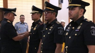 Kakanwil Kemenkumham Bali, Romi Yudianto melantik dan mengambil sumpah sembilan Pejabat Administrasi di ruang Dharmawangsa, Selasa (7/11/2023).