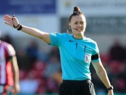 Ini Dia Sosok Rebecca Welch, Wasit Perempuan Pertama di Liga Inggris