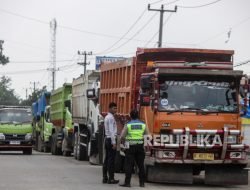 Lalu Lintas Parung Panjang Macet Total, Ada Aksi Protes Sopir Truk