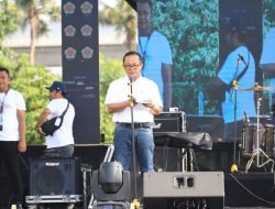 Gani Muhamad Dampingi Karang Taruna Kota Bekasi Beri Santunan