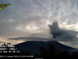 Gunung Marapi di Sumbar Meletus Rabu Pagi