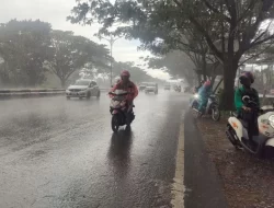 Beberapa Kota Besar Diprakirakan Dilanda Hujan Lebat-Petir, Ahad