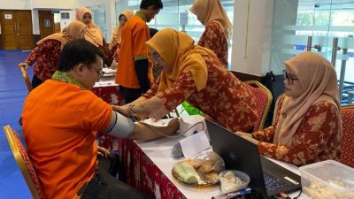 KBRI Bandar Seri Begawan Brunei Darussalam dalam rangka menyambut Hari Migran Internasional menyelenggarakan pelayanan kesehatan gratis bagi para Pekerja Migran Indonesia (PMI) yang tinggal sementara di shelter KBRI pada 16 Desember 2023 (Foto: KBRI BSB)