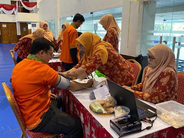 KBRI Bandar Seri Begawan Brunei Darussalam dalam rangka menyambut Hari Migran Internasional menyelenggarakan pelayanan kesehatan gratis bagi para Pekerja Migran Indonesia (PMI) yang tinggal sementara di shelter KBRI pada 16 Desember 2023 (Foto: KBRI BSB)