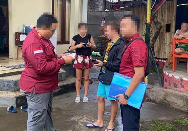 Kantor Imigrasi Singaraja melakukan pengawasan intensif terhadap orang asing dengan menggelar Operasi Jagratara di wilayah kerjanya Kabupaten Buleleng dan Kabupaten Karangasem, Bali.
