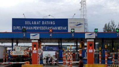 Antrean Masuk Kapal di Pelabuhan Merak Berjam-jam, Penumpang Mengeluh