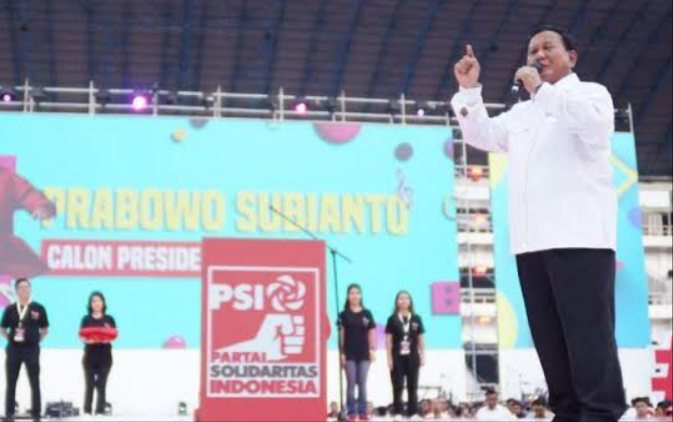 Capres Prabowo Subianto menghadiri HUT ke-9 PSI di Stadion Jatidiri Kota Semarang, Jawa Tengah, Sabtu (9/12/2023). Joget Gemoy