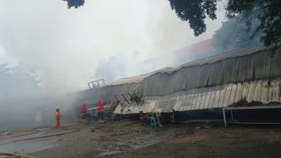 1 Terluka, 13 Kios dan Mushala di Kompleks Skuadron Halim Terbakar