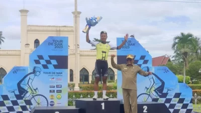 Juara Umum “Tour de Siak” 2023 Disabet Pebalap Indonesia Maulana Astnan