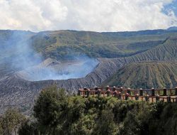 Gunung Bromo Batasi Kunjungan Wisata, PVMBG: Aktivitas Kawah Meningkat!