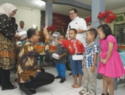 Malam Natal Anies Bersama Anak-Anak Santo Thomas Semarang