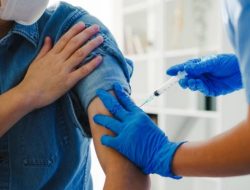Kemenkes Siapkan Booster Ketiga, DKI Prioritas Vaksinasi Massal