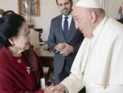 Paus Fransiskus Berikan Megawati Dua Buku, Puan Bilang Begini!