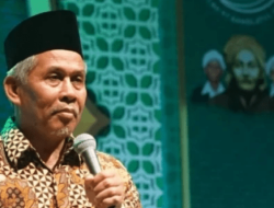 KH. Marzuki Mustamar Legowo Dicopot sebagai Ketua PWNU Jatim