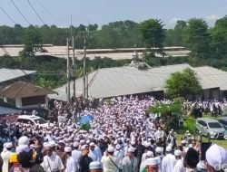 Istri Habib Rizieq Shihab Dimakamkan di Megamendung Bogor