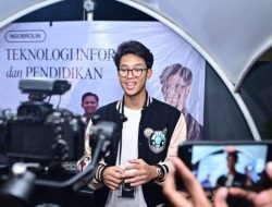 Diskusi Bersama Mahasiswa, Alam Bicara Soal Kepemimpinan hingga Bonus Demografi di Jombang
