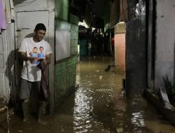 Banjir 1 Meter Landa Kawasan Braga-Bandung, Puluhan Rumah Terendam