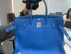 Kejagung Lelang Tas Mewah Istri Benny Tjokro