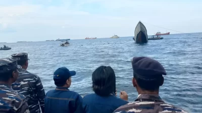 TNI AL Tenggelamkan 3 Kapal Tidak Laik Operasi