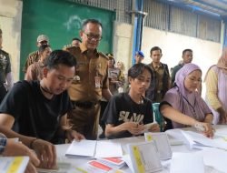 Gani Muhamad Pantau Kesiapan Gudang KPU Agar Tetap Rapih
