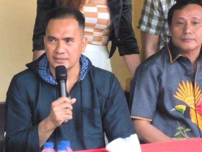 Saipul Jamil saat memberikan klarifikasi soal penangkapannya di Polsek Tambora, Jakarta Barat.