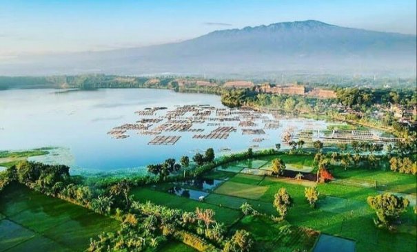 Wisata Alam Danau Ranu Grati Pasuruan, Jawa Timur.