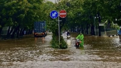 Titik Banjir Bertambah, BPBD DKI: Menjadi 38 RT dan 23 Ruas Jalan