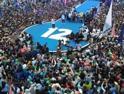 Ribuan Pendukung Prabowo-Gibran Sukses Jadikan Bandung Lautan Biru