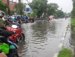 Jelang Pencoblosan, Sejumlah Wilayah di Jakarta Tergenang Banjir