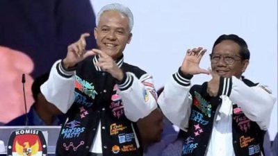 Jaket “Varsity” Dikenakan Ganjar-Mahfud di Debat Kelima