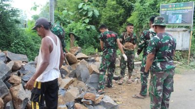 Satgas TMMD 119 Kodim Pasuruan-Warga Berjibaku Maksimalkan Pekerjaan