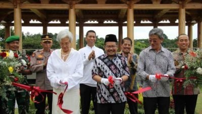 Pj Bupati Pasuruan, Andriyanto meresmikan Taman K di Gazebo Younginru, Desa Duren Sewu, Kecamatan Pandaan, Kabupaten Pasuruan, Sabtu (3/2/2024)