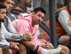 Lionel Messi Tak Main, Ribuan Penonton Hong Kong Ngamuk