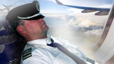 Penerbangan Jarak Jauh Pilot Pesawat Boleh Istirahat Tidur?