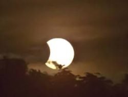 Aneh Tapi Nyata! Bakal Ada Dua Gerhana di Ramadan 2024