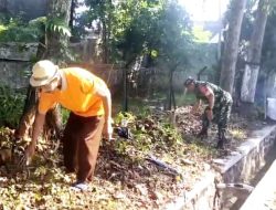 Koramil Prigen dan Warga Dusun Brubuh Lakukan Kerja Bhakti