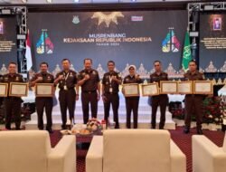 Berikan Penghargaan Satker Terbaik, Jambin: Bentuk Motivasi untuk Peningkatan Kinerja