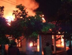 Rumah Wan Sam Terbakar, Warga Desa Padang Genteng Kaur Selatan Keluhkan Lambatnya Pemadam Kebakaran