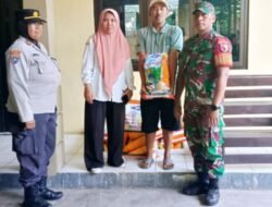 Babinsa Sukorejo Dampingi Penerimaan Bantuan Benih Jagung