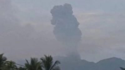 Gunung Dukono di Halmahera Meletus, Lontarkan Abu Vulkanik Setinggi 1.200 Meter
