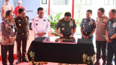 Panglima TNI Bersama Gubernur Kepri Resmikan Flat Susun Kogabwilhan I