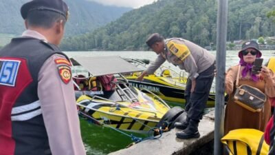 Tabrakan Speedboat di Telaga Sarangan, HP Penumpang Nyemplung