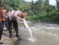Polres Pasuruan Gelar Jum’at Curhat dan Penebaran Benih Ikan