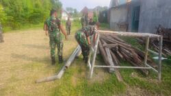 personel Kodim 0819 Pasuruan yang dipimpin oleh Pasiops Kodim, Lettu Ctp Sarwo Edi, melaksanakan persiapan tempat pemotongan hewan kurban