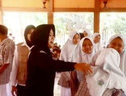 Polwan Polres Probolinggo Beri Edukasi Pelajar Stop Bullying dan Bijak Bermedsos