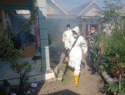 Gelar Fogging, Sertu Zaenal Fathoni Turut Serta Cegah DBD