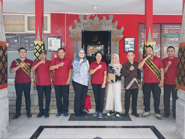 Rombongan KPK mengunjungi Rupbasan Denpasar, Bali, Kamis (6/6/2024). (Foto: Kemenkumham Bali)